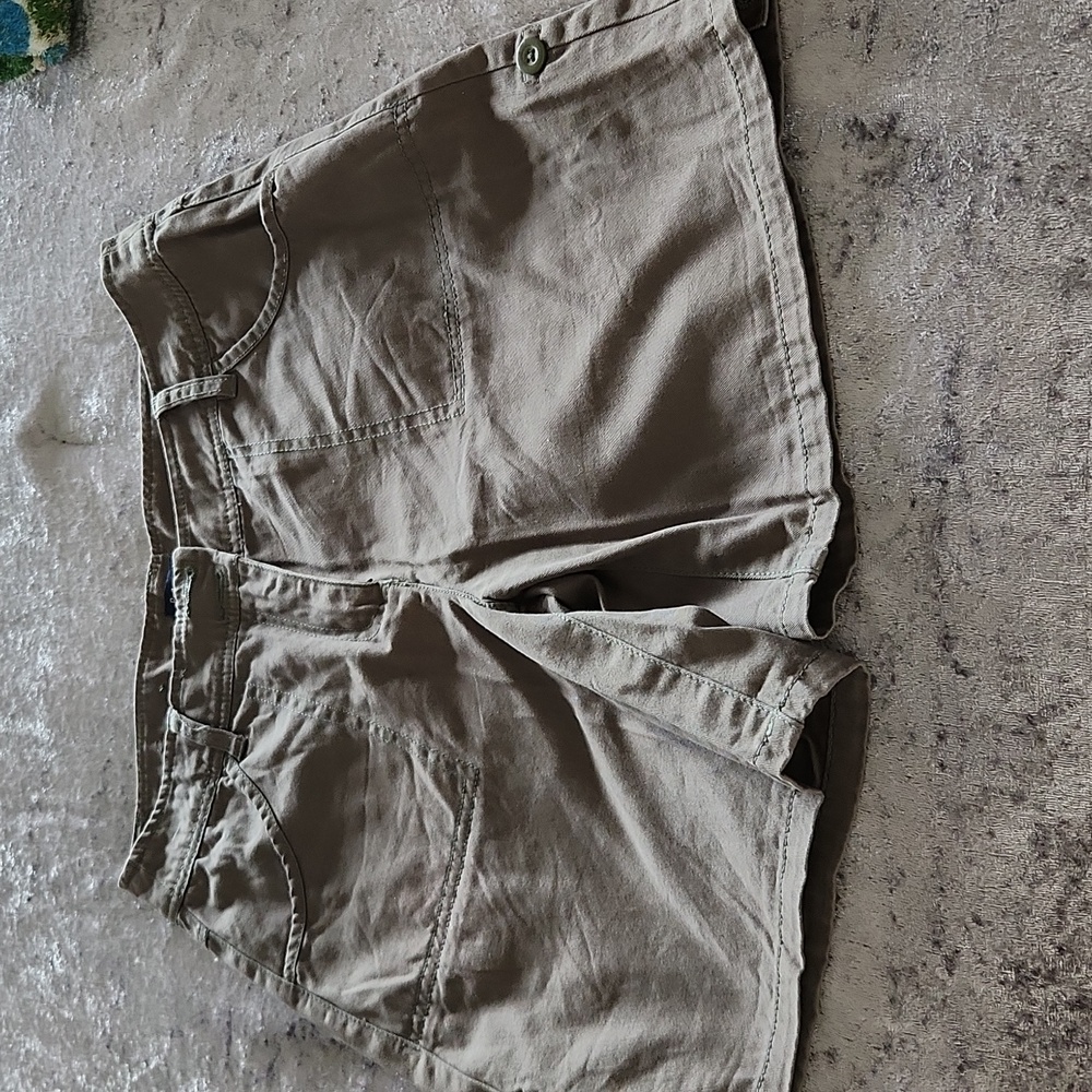 Reitmans size 7 women's cotton shorts